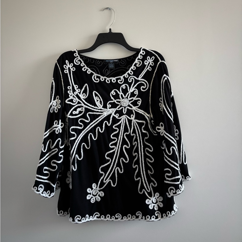 VTG Saint Tropez West Top Black White 3D Knit Floral Embroidered Womens 1X Boho